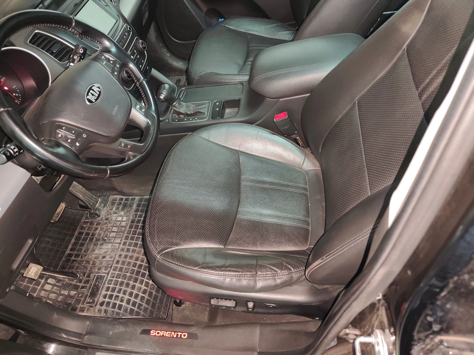 Kia Sorento, снимка 13 - Автомобили и джипове - 53745443