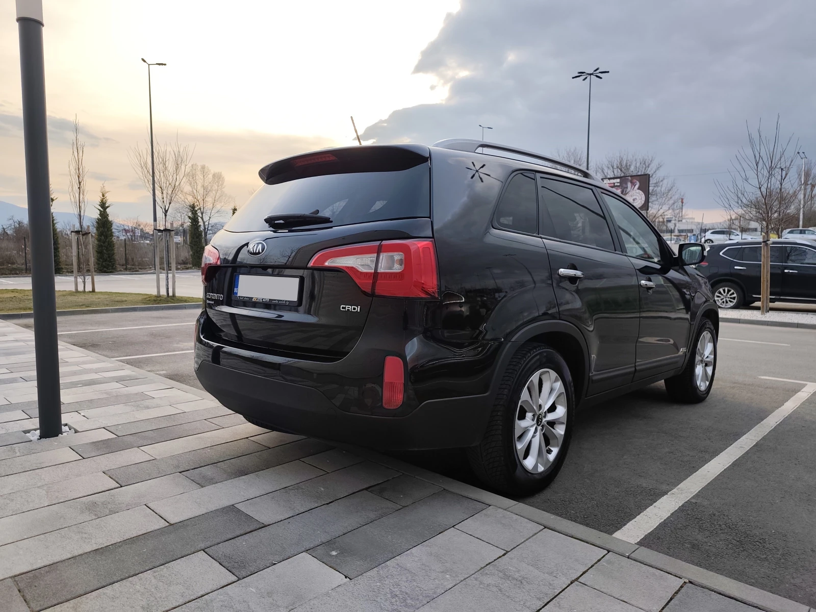 Kia Sorento, снимка 3 - Автомобили и джипове - 53745443