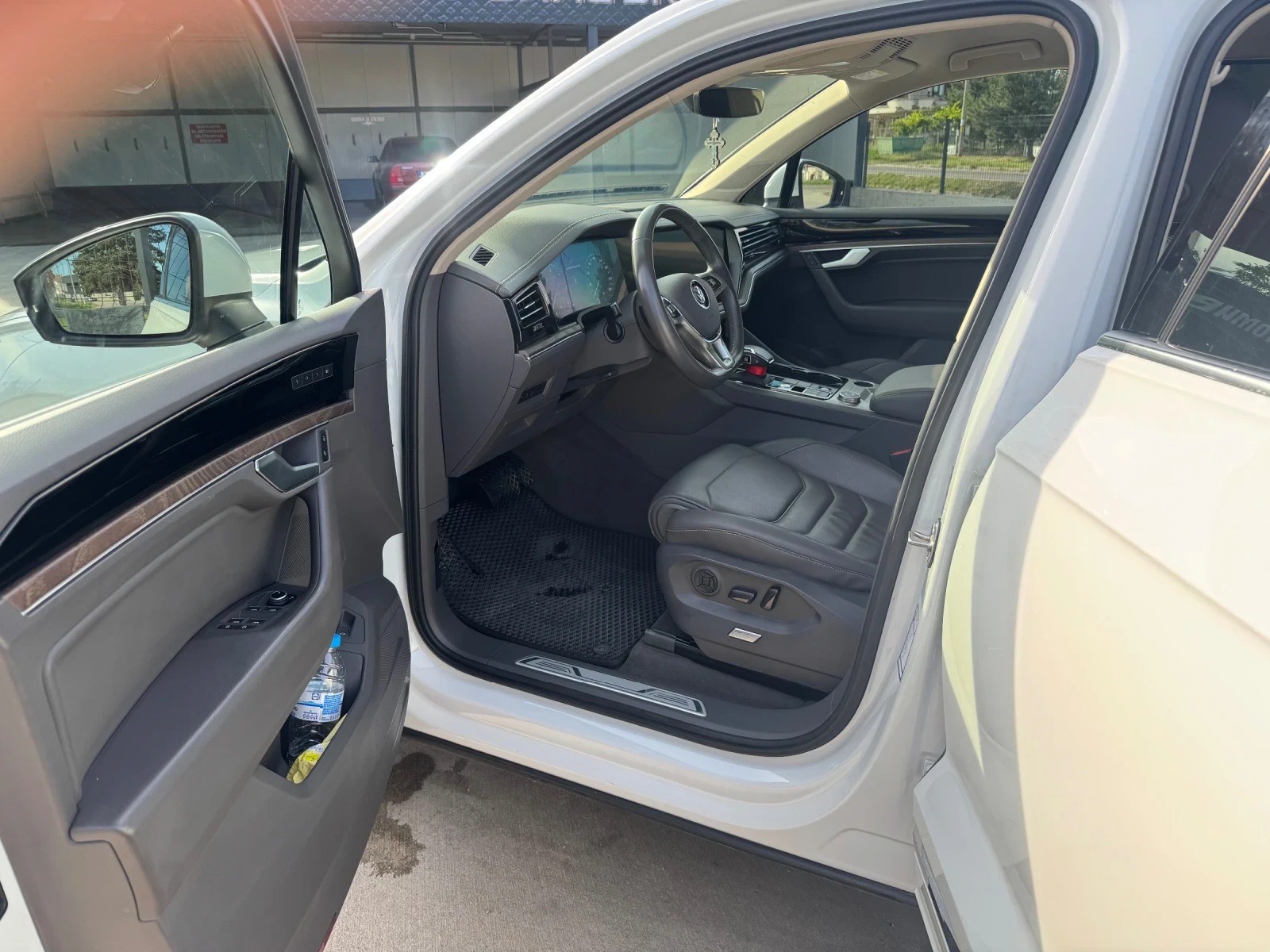 VW Touareg 3.0 TDI 4MOTION FULL LED , снимка 9 - Автомобили и джипове - 53782248
