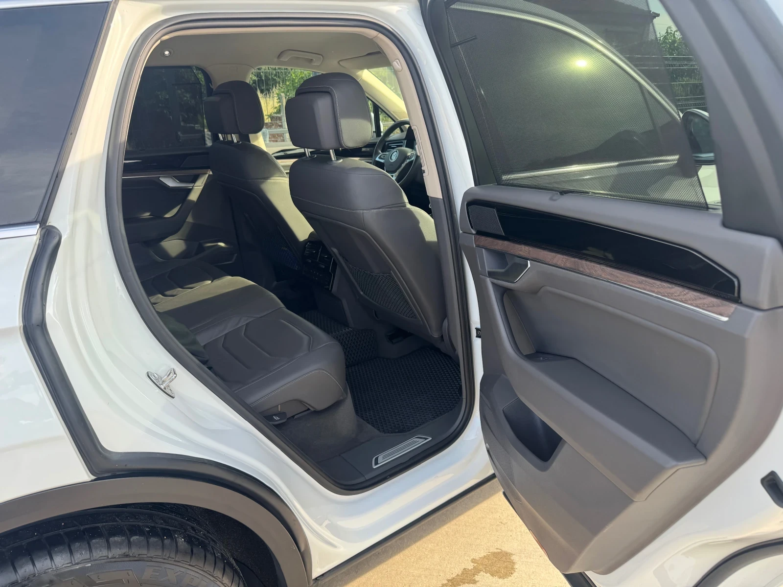 VW Touareg 3.0 TDI 4MOTION FULL LED , снимка 10 - Автомобили и джипове - 53782248