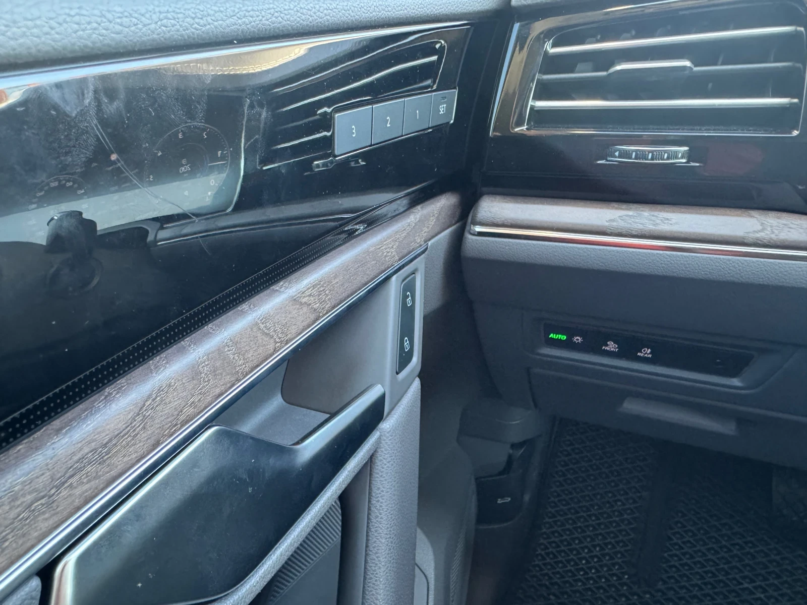 VW Touareg 3.0 TDI AdBlue 4MOTION FULL LED , снимка 13 - Автомобили и джипове - 53782248