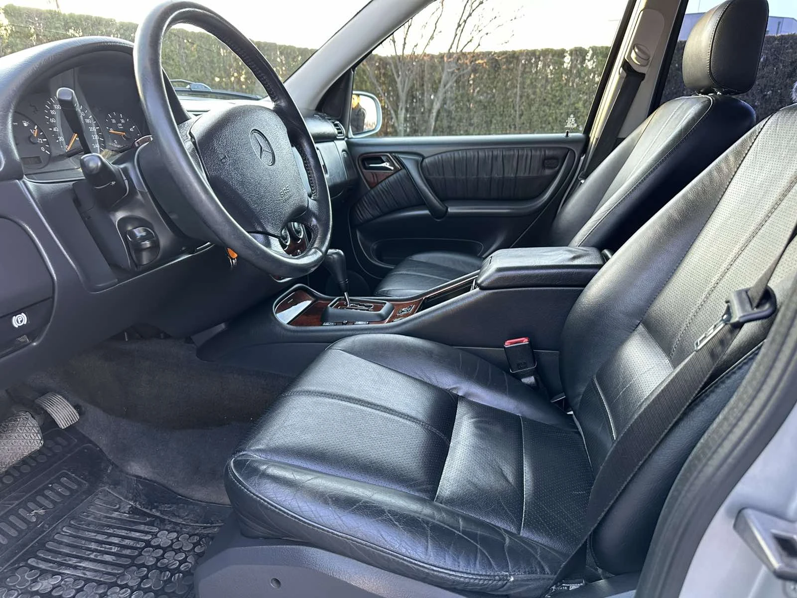 Mercedes-Benz ML 270, снимка 10 - Автомобили и джипове - 53849684