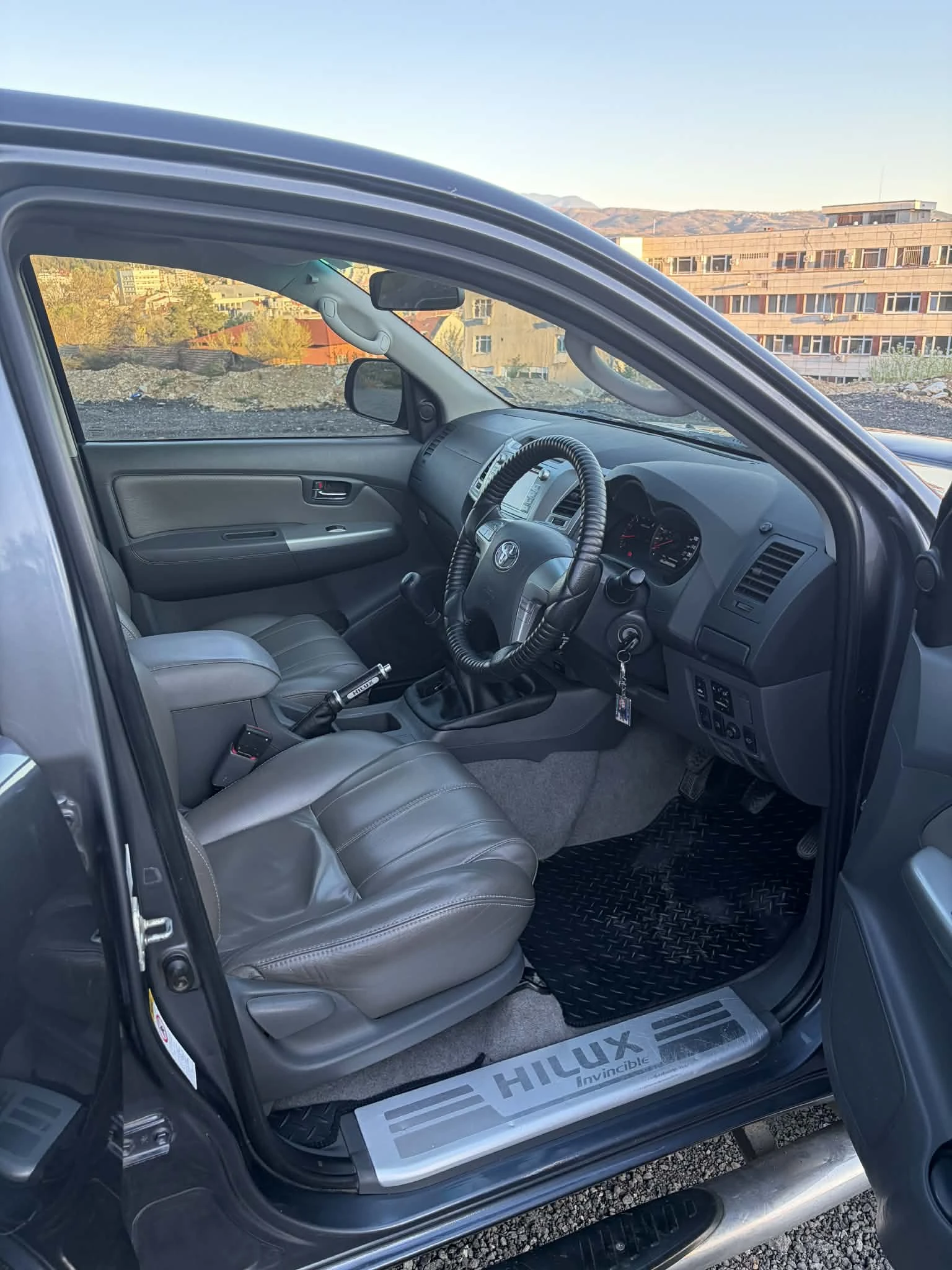 Toyota Hilux Invincible  | Mobile.bg � ����������� 9