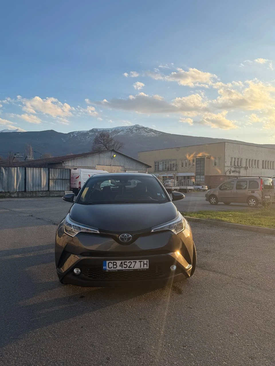 Toyota C-HR Hybrid, снимка 8 - Автомобили и джипове - 54174069