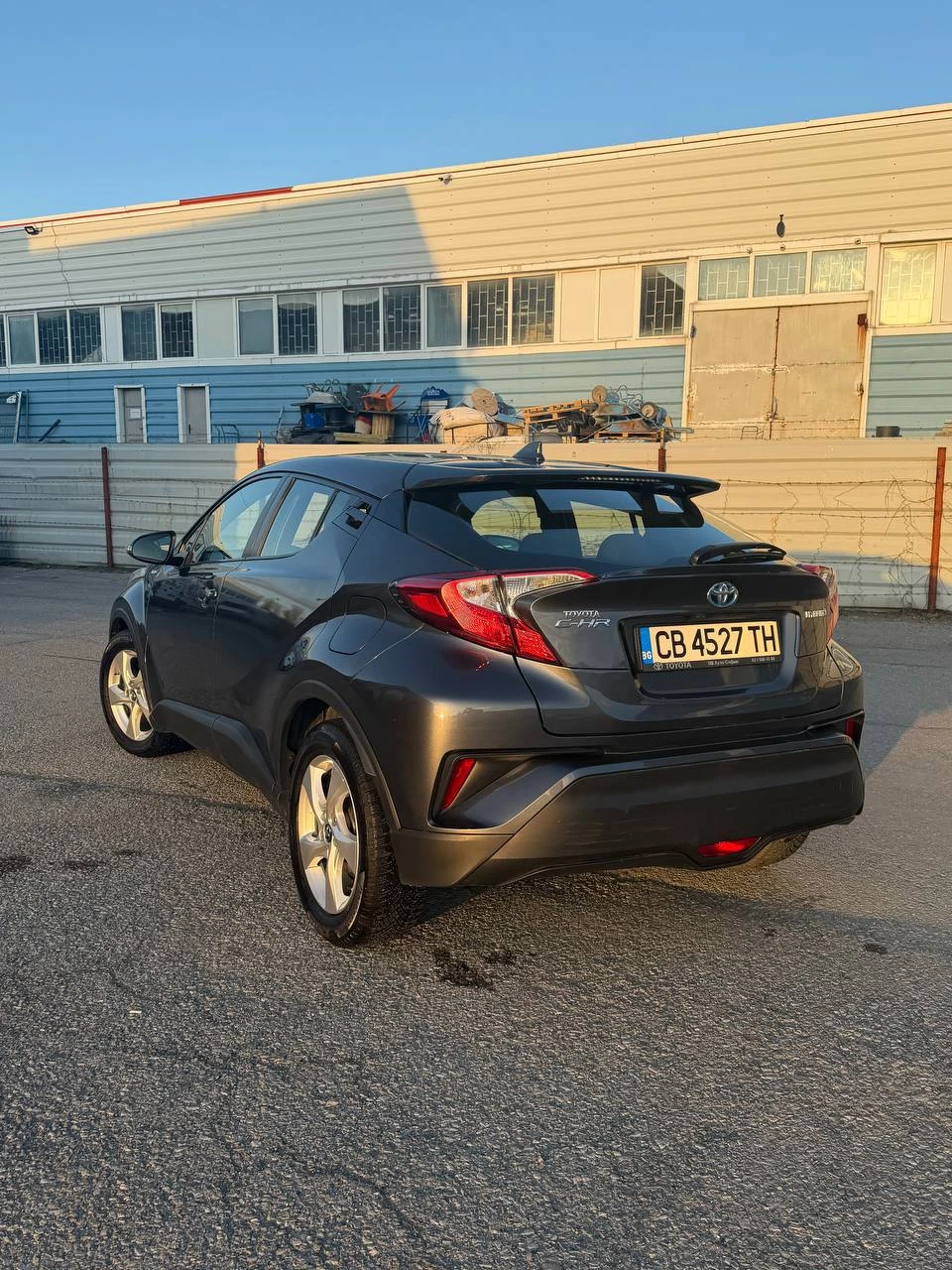 Toyota C-HR Hybrid, снимка 4 - Автомобили и джипове - 54174069