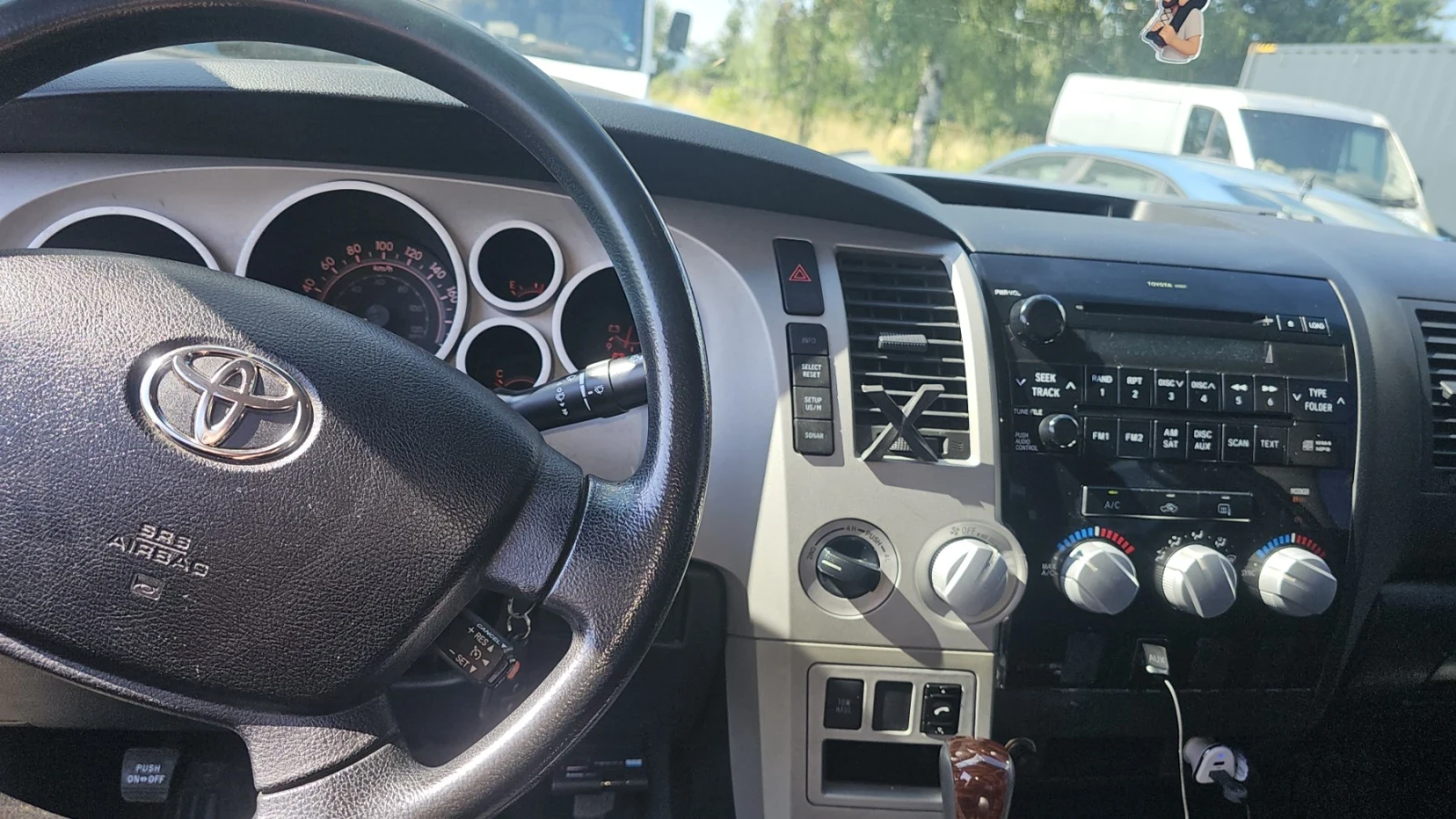 Toyota Tundra, снимка 9 - Автомобили и джипове - 55363868