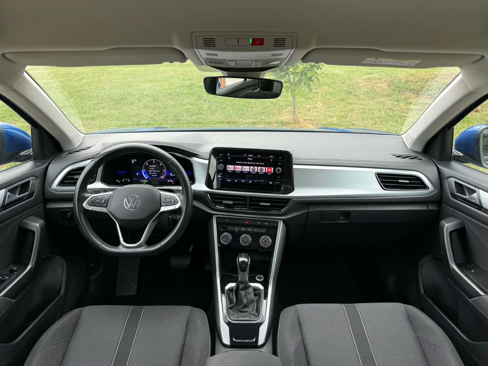 VW T-Roc, снимка 6 - Автомобили и джипове - 56111270