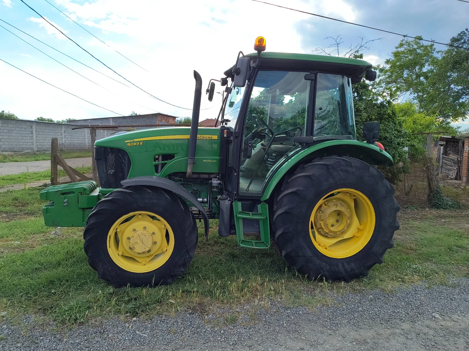 Трактор John Deere 5083E - изображение 7