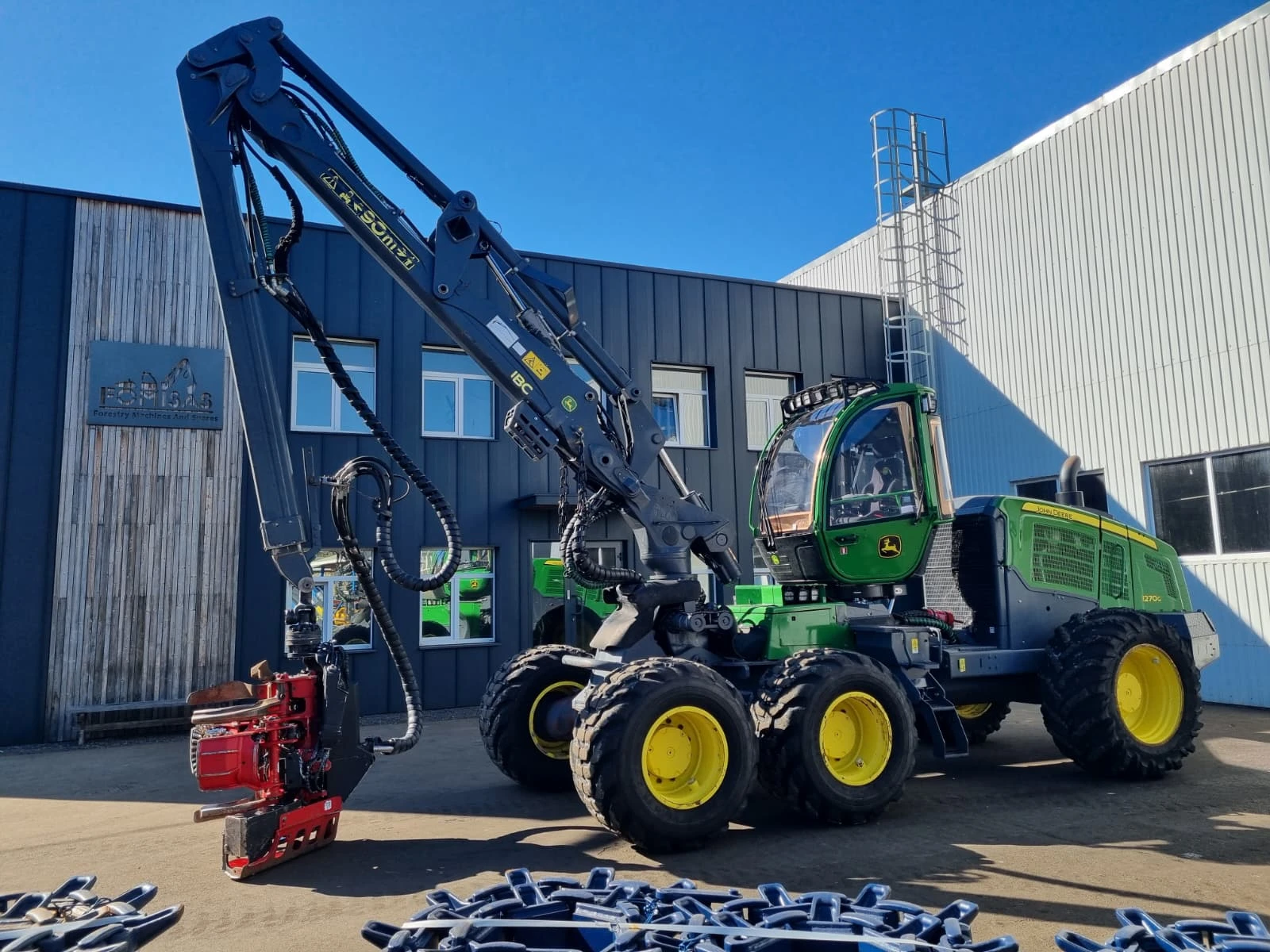 Специализирани машини Машини за дърводобив John Deere 1270 G