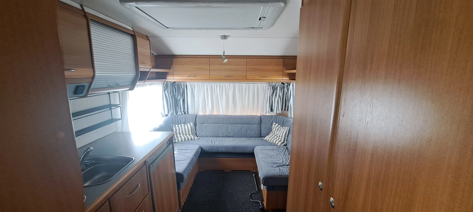 Каравана Knaus Eurostar 500, снимка 9 - Каравани и кемпери - 55579315