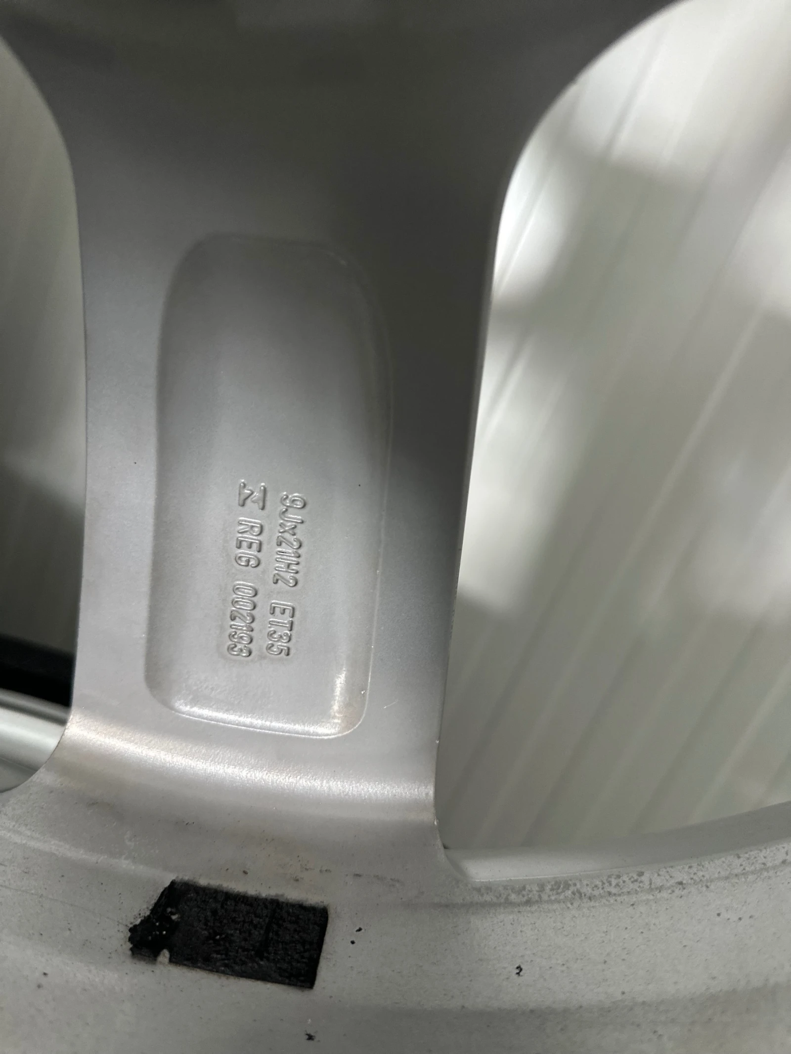    275/35R21  Audi A8 | Mobile.bg   4