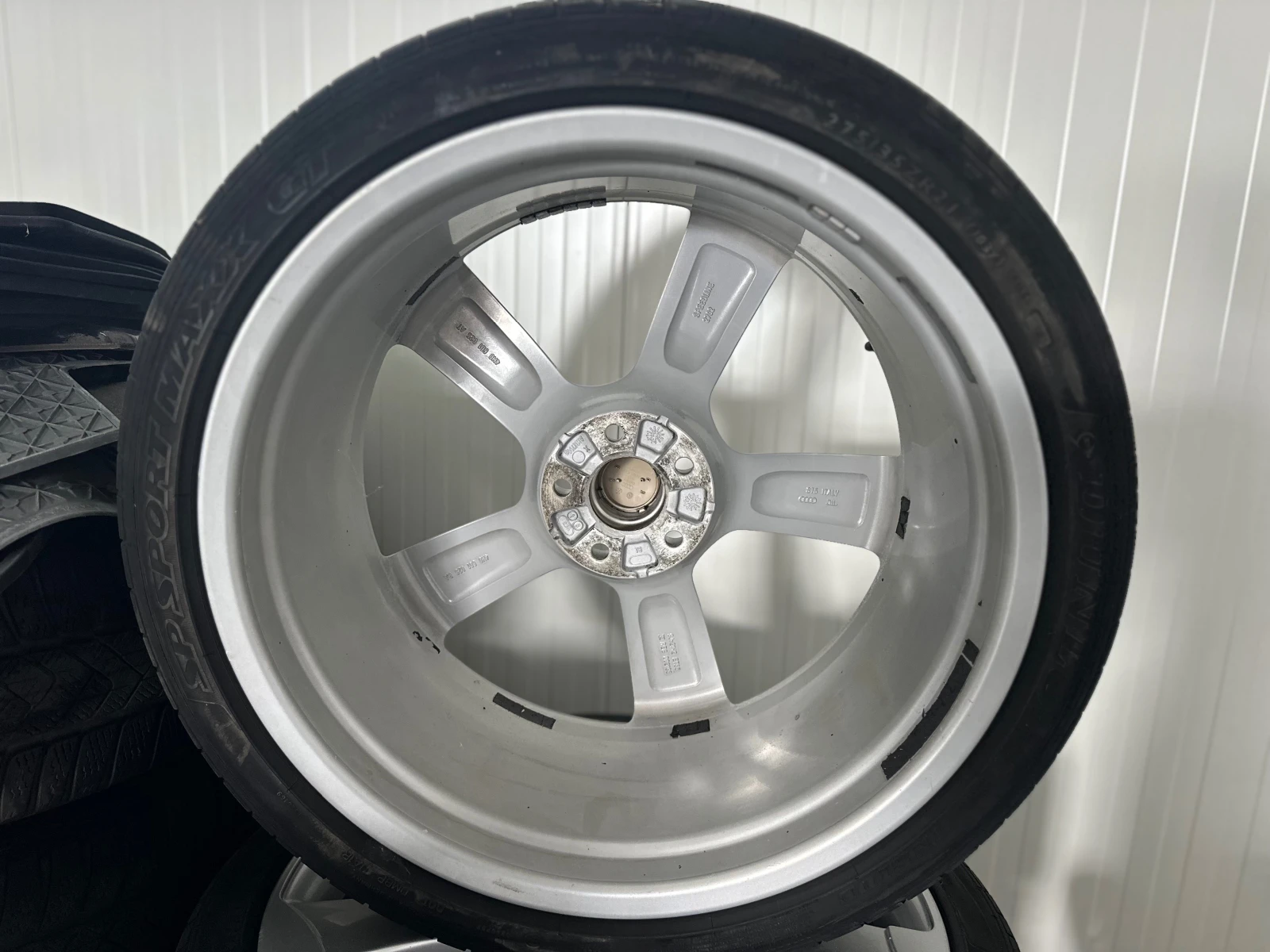    275/35R21  Audi A8 | Mobile.bg   3