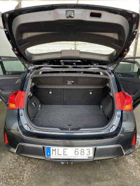 Toyota Auris, снимка 13