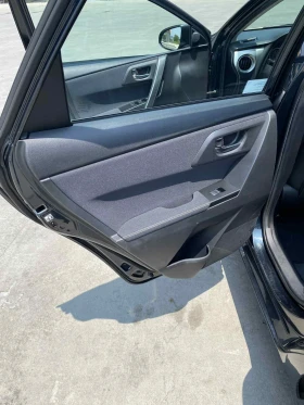 Toyota Auris, снимка 8