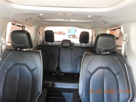 Chrysler Pacifica Limited AWD, снимка 12