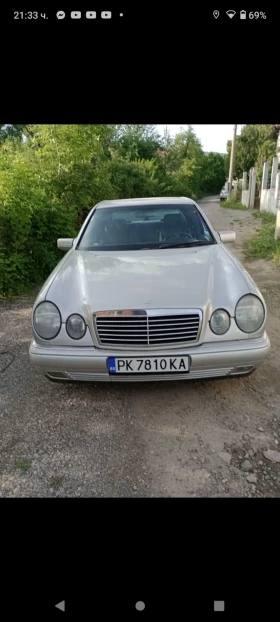     Mercedes-Benz E 200