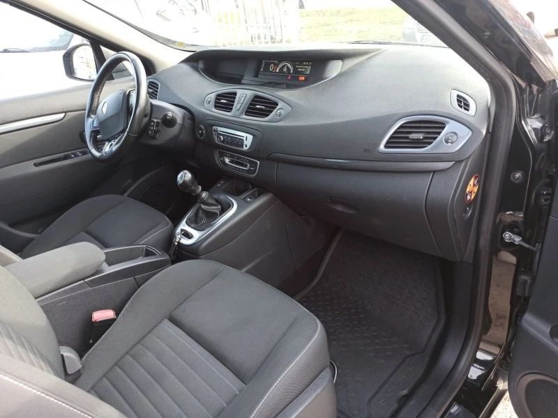 Renault Scenic 1.2I, снимка 15 - Автомобили и джипове - 44113908