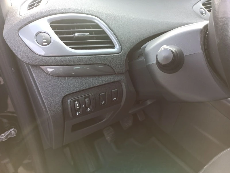 Renault Scenic 1.2I, снимка 10 - Автомобили и джипове - 44113908