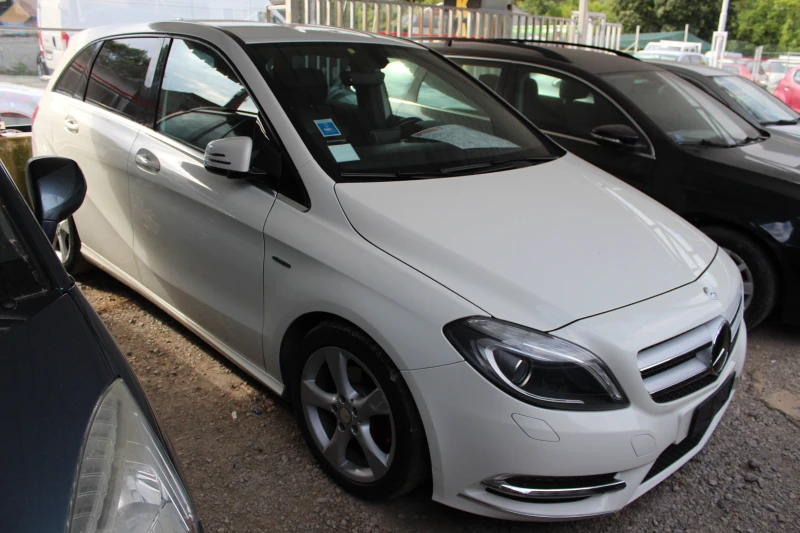 Mercedes-Benz B 180 1.8 ЦДИ Нов внос, снимка 4 - Автомобили и джипове - 47403507