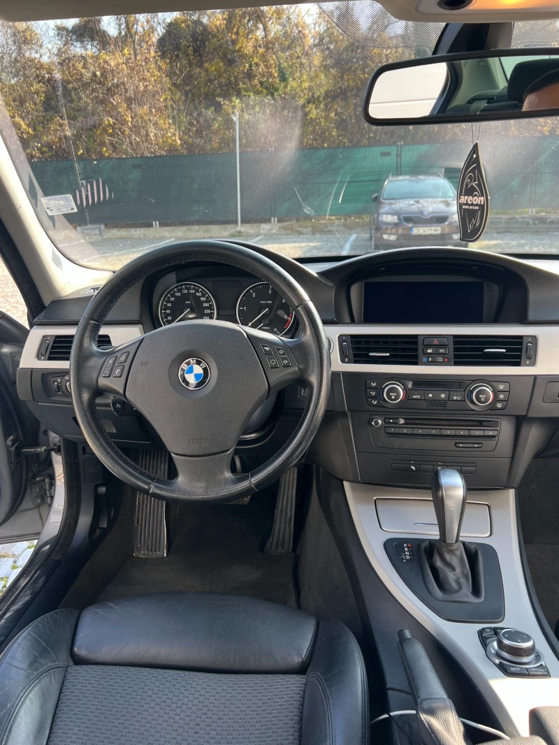 BMW 320 d xDrive facelift, снимка 12 - Автомобили и джипове - 48002246