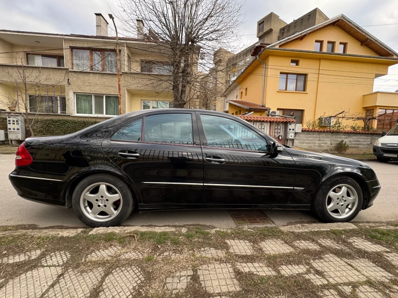 Mercedes-Benz E 220 Avantgarde, снимка 3 - Автомобили и джипове - 49364472