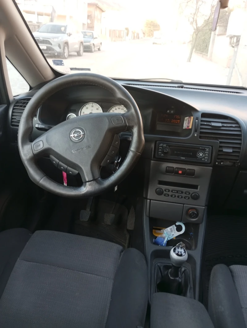 Opel Zafira, снимка 11 - Автомобили и джипове - 49428859