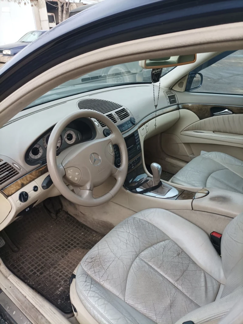 Mercedes-Benz E 270 270CDI, снимка 8 - Автомобили и джипове - 49535038