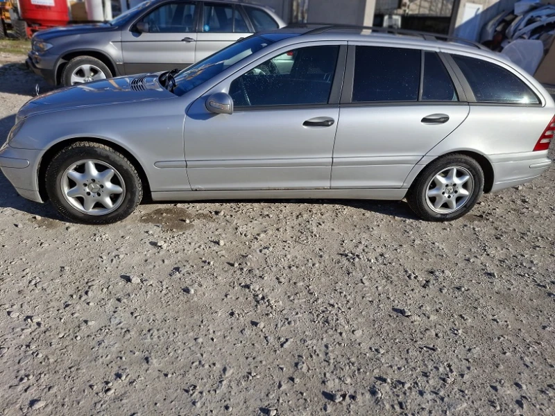 Mercedes-Benz C 220, снимка 5 - Автомобили и джипове - 49585098