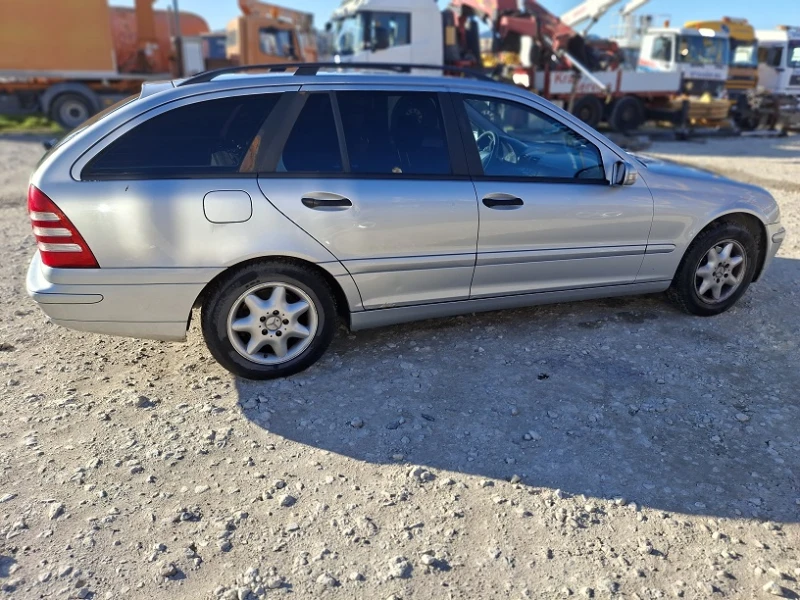 Mercedes-Benz C 220, снимка 3 - Автомобили и джипове - 49585098