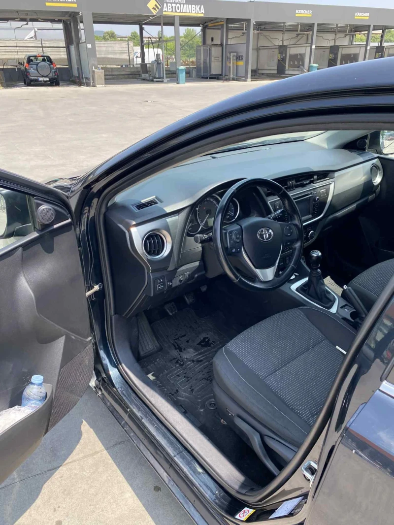 Toyota Auris, снимка 10 - Автомобили и джипове - 51295901