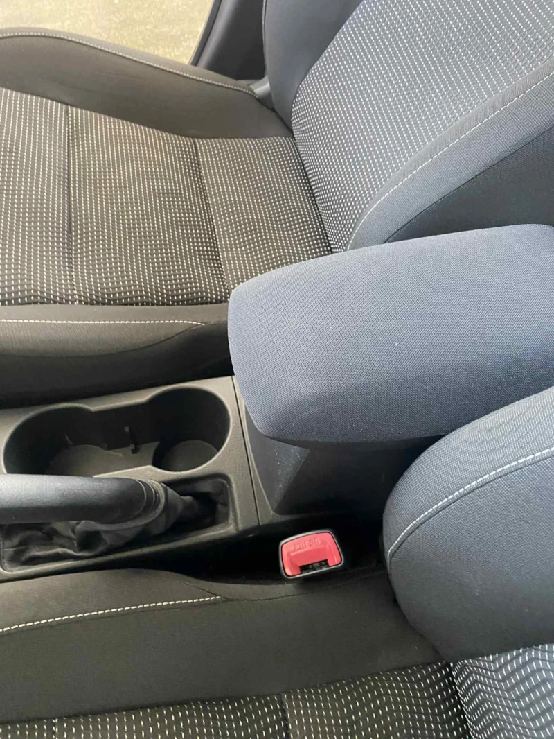 Toyota Auris, снимка 12 - Автомобили и джипове - 51295901