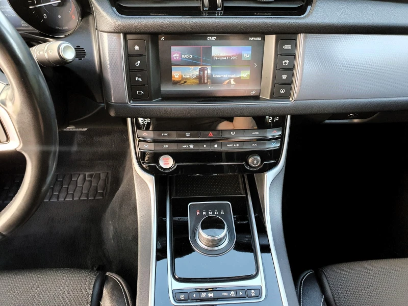 Jaguar Xf 2.0d R-Sport 4WD/240/, снимка 9 - Автомобили и джипове - 50908686