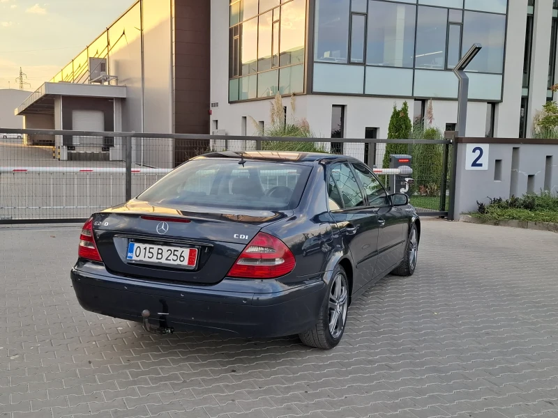 Mercedes-Benz E 220 2.2CDI* (150кс)* 6-СКОРОСТИ* * НОВ ВНОС* * , снимка 13 - Автомобили и джипове - 51825985