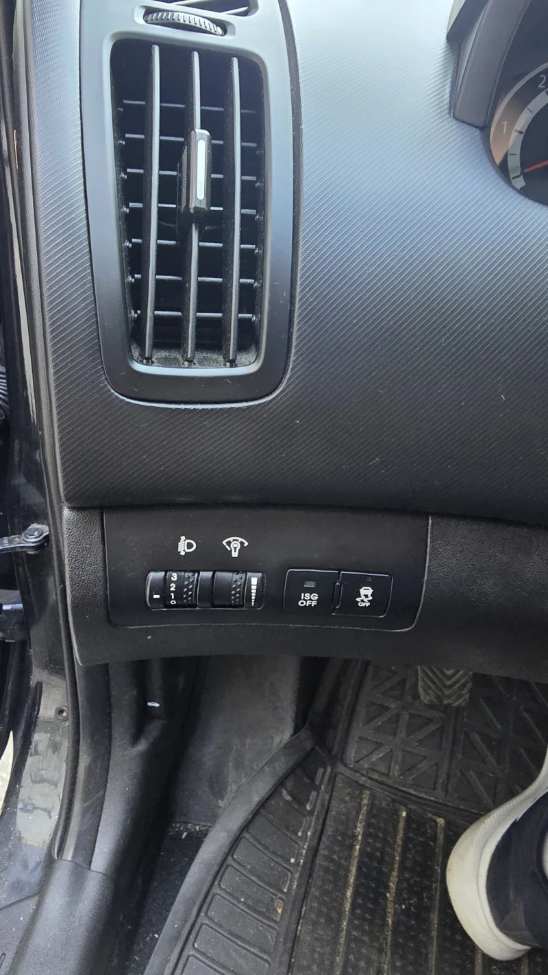 Kia Ceed 1.6 CRDI, снимка 5 - Автомобили и джипове - 53210984