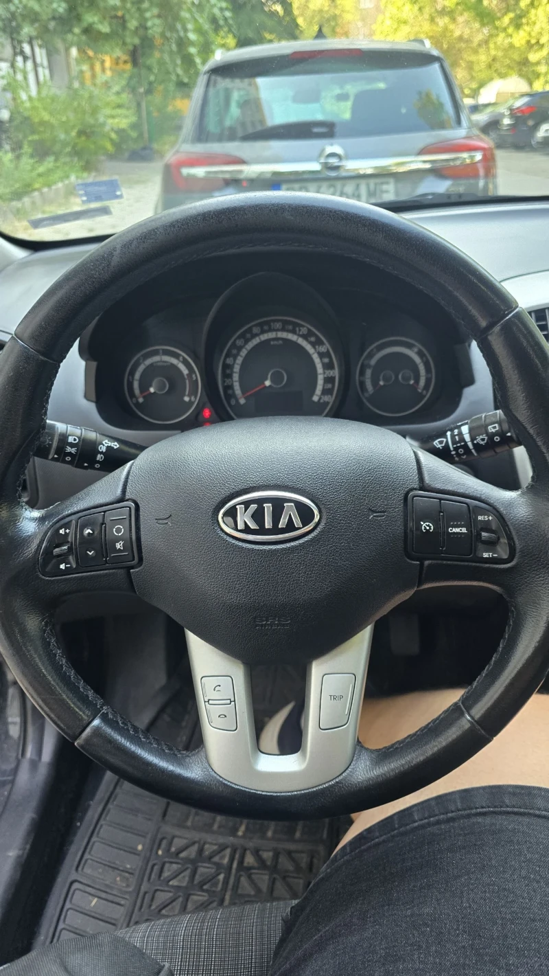 Kia Ceed 1.6 CRDI, снимка 3 - Автомобили и джипове - 53210984