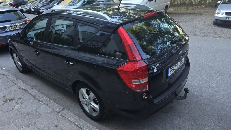 Kia Ceed 1.6 CRDI, снимка 12 - Автомобили и джипове - 53210984
