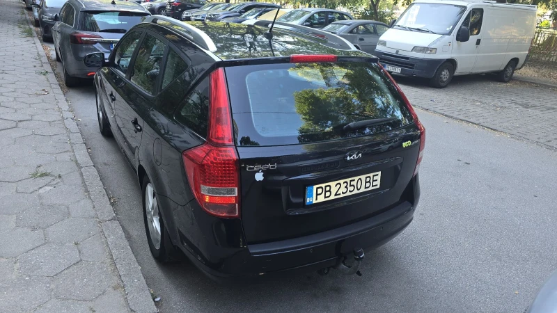 Kia Ceed 1.6 CRDI, снимка 17 - Автомобили и джипове - 53210984