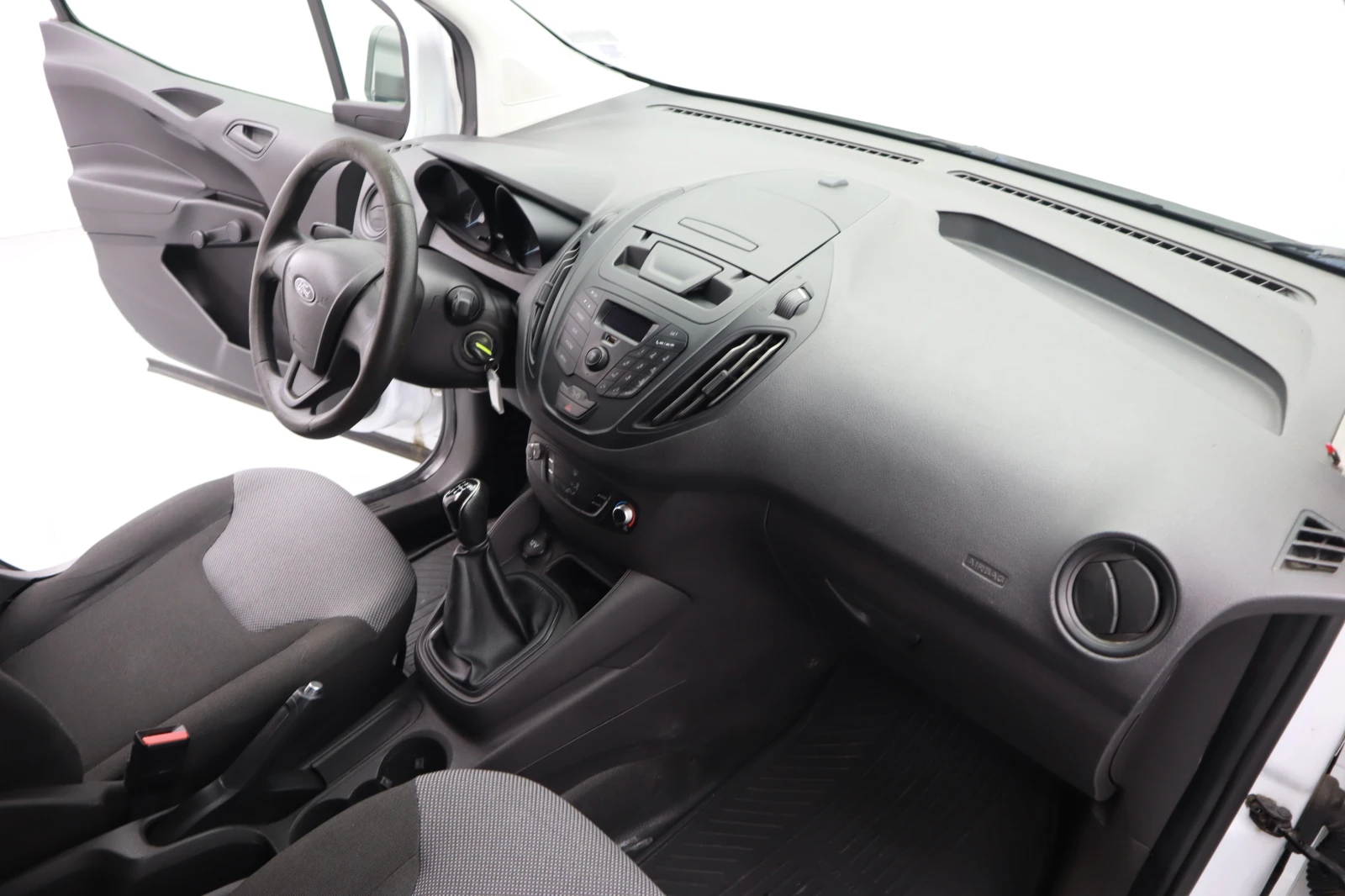 Ford Courier 1.5 - изображение 8
