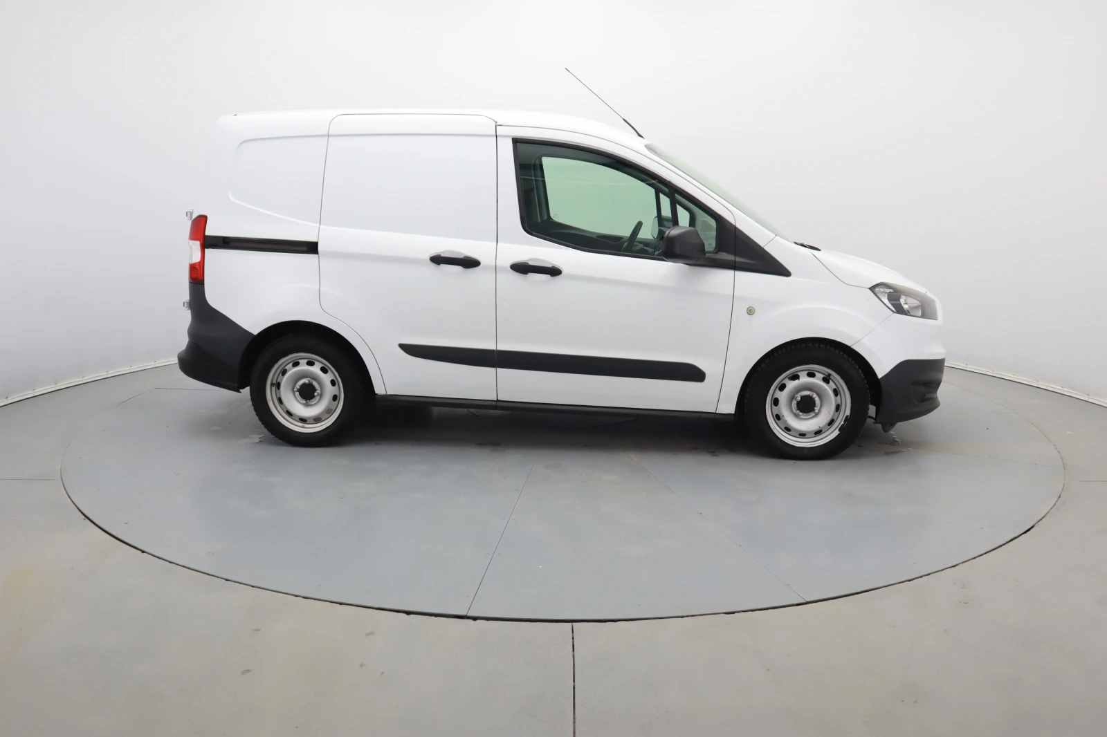 Ford Courier 1.5 - изображение 5