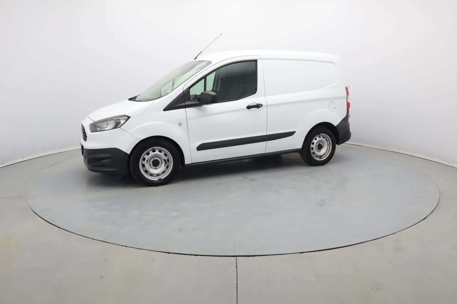 Ford Courier 1.5 - изображение 3