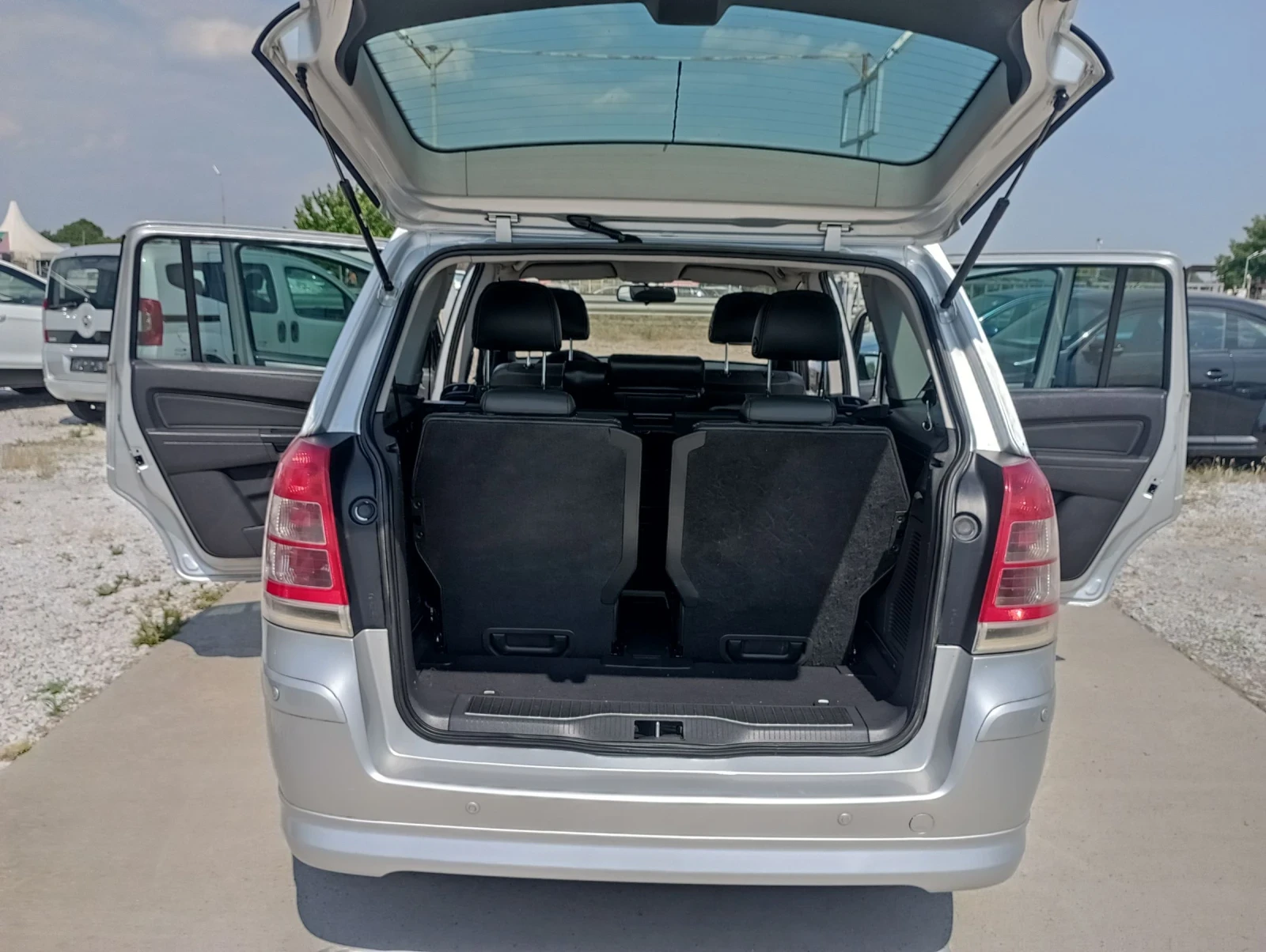 Opel Zafira 7 места, Cosmo, Италия  - изображение 7