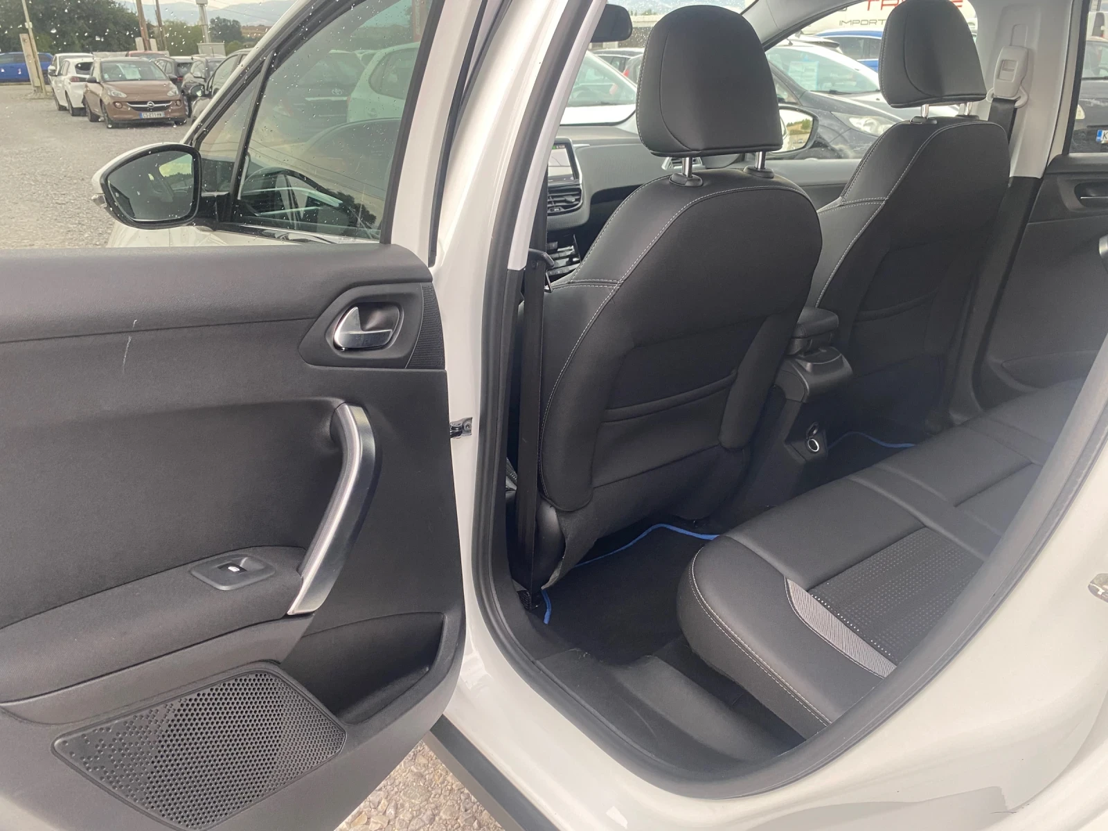 Peugeot 2008 1.6D 2017/04M 167888km Evro6B ALLURE * FACE NAVI  - изображение 9