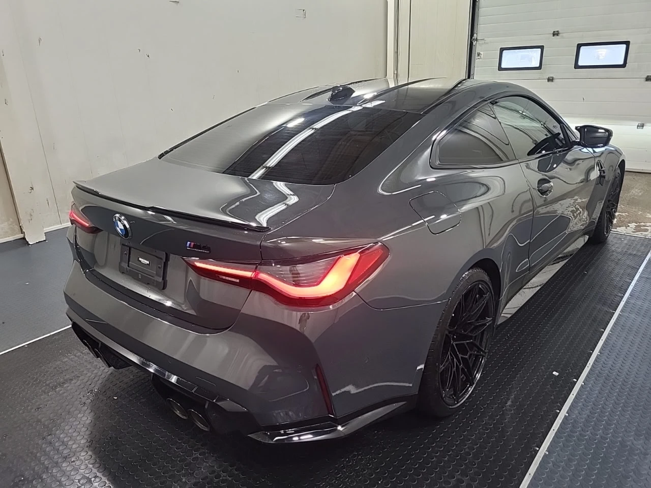 BMW M4 * АВТО КРЕДИТ* ЦЕНА ДО БГ * Сервизна история *  - изображение 4