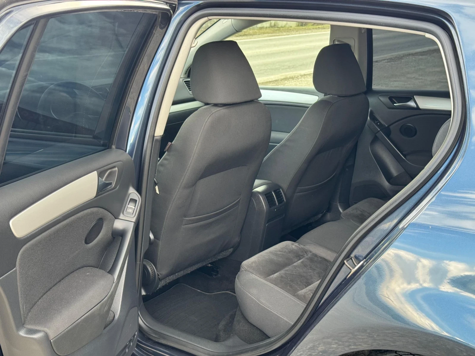 VW Golf 1.6i 105k.s Gaz Navi - изображение 10