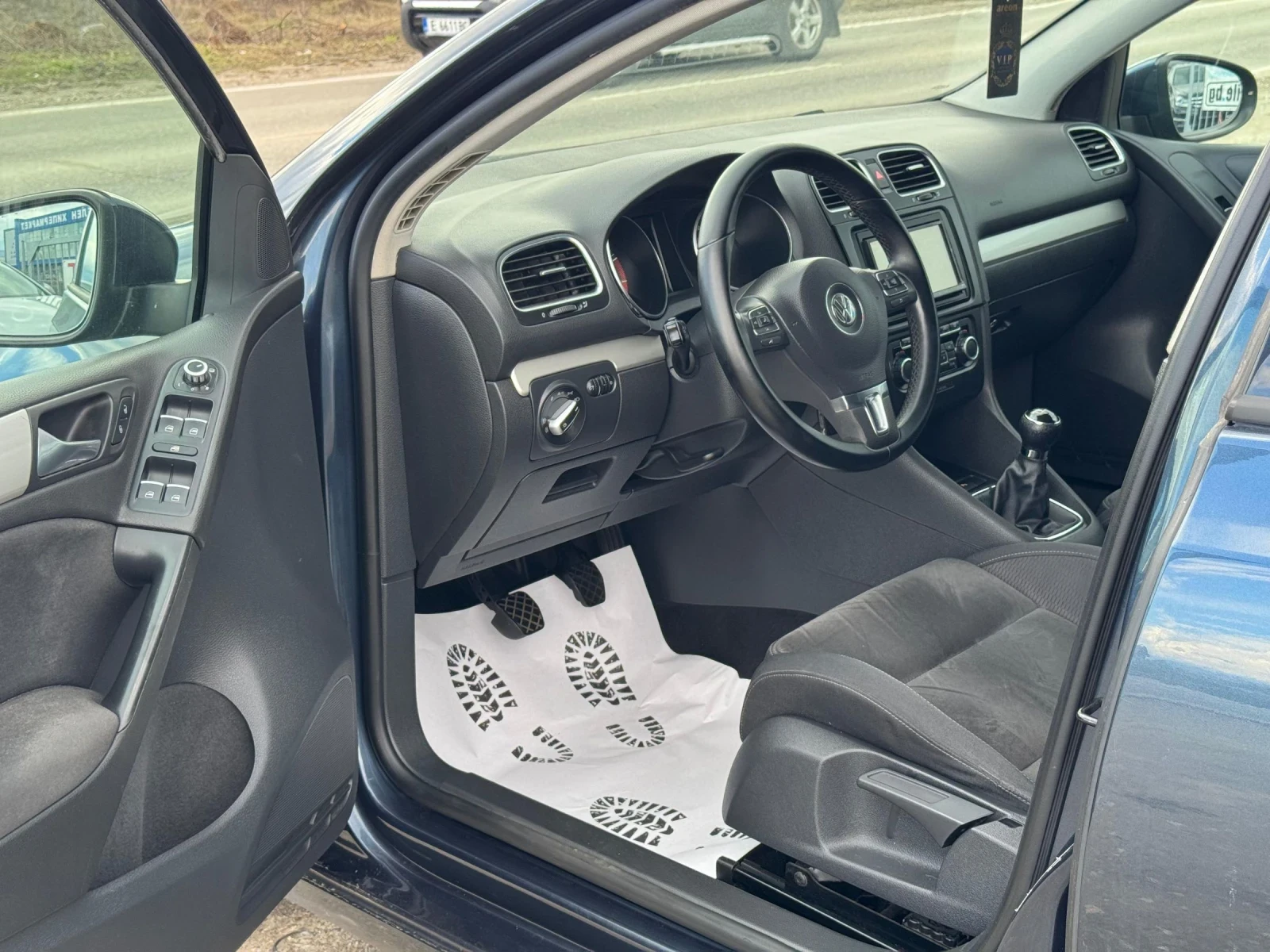 VW Golf 1.6i 105k.s Gaz Navi - изображение 9