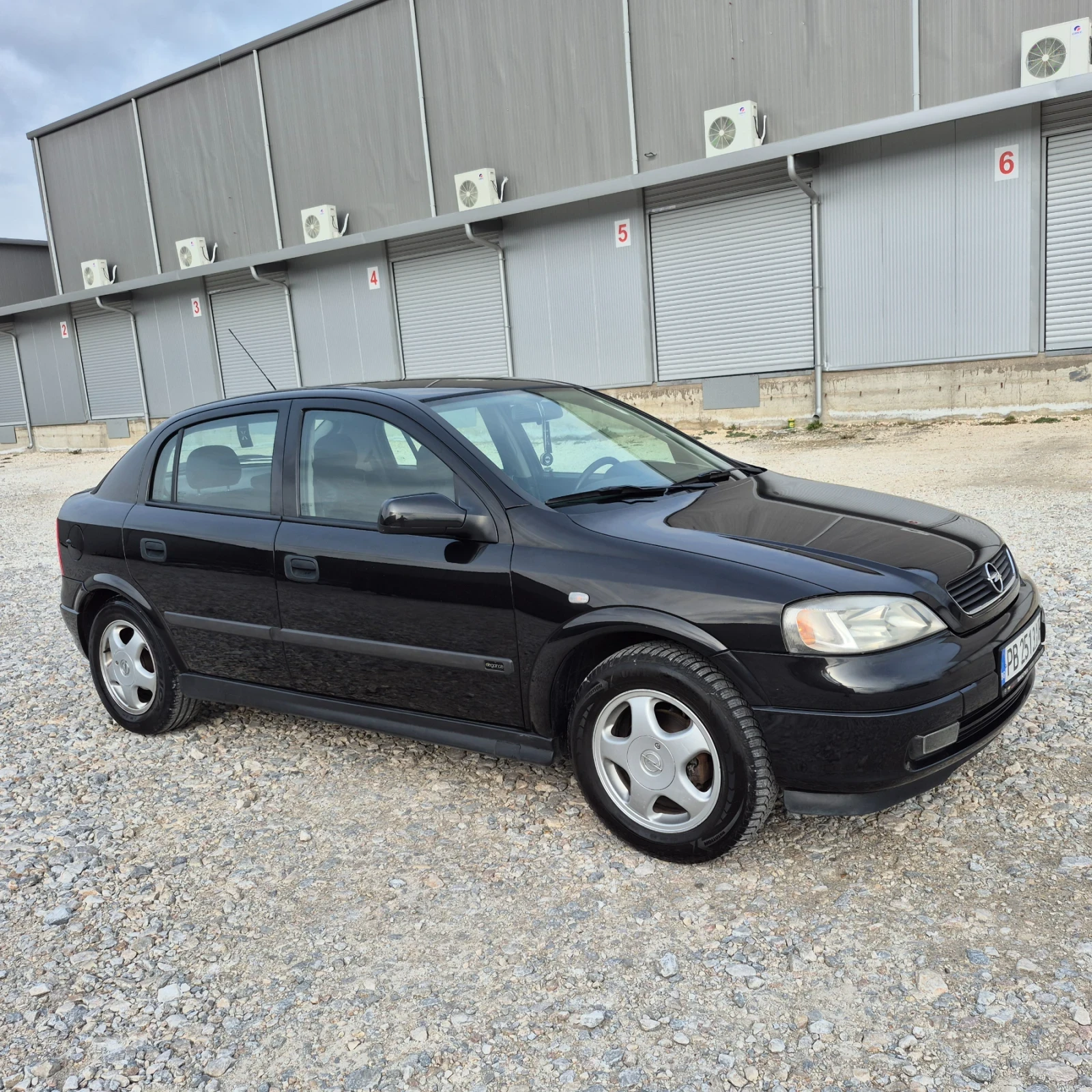 Opel Astra 1.6 Газ/Бензин 101 Цц, снимка 4 - Автомобили и джипове - 53981504
