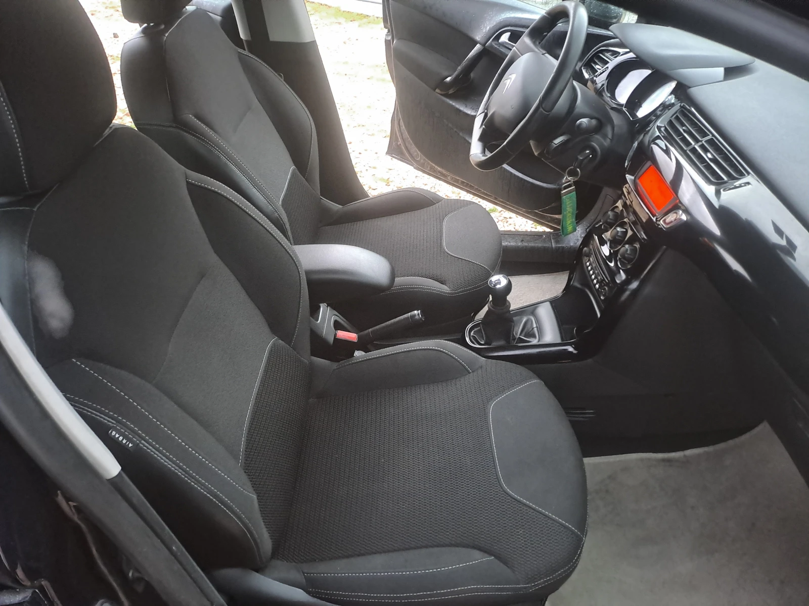 Citroen C3 1.4iKLIMA, ESKLUZIV, снимка 9 - Автомобили и джипове - 54071220