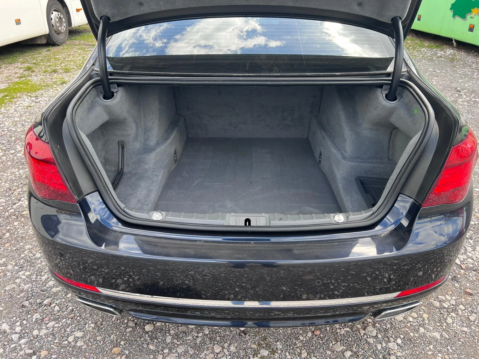 BMW 740, снимка 9 - Автомобили и джипове - 54228535