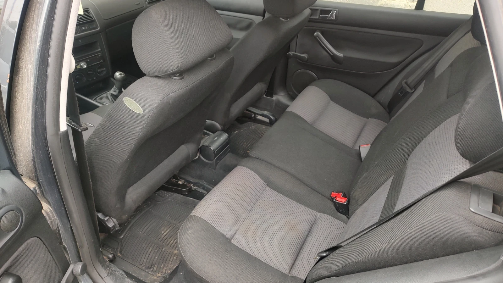 VW Golf, снимка 4 - Автомобили и джипове - 54492411