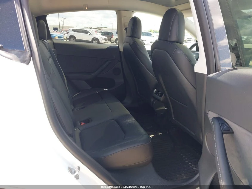 Tesla Model Y Performance Dual Motor All-Wheel Drive, снимка 8 - Автомобили и джипове - 54619201